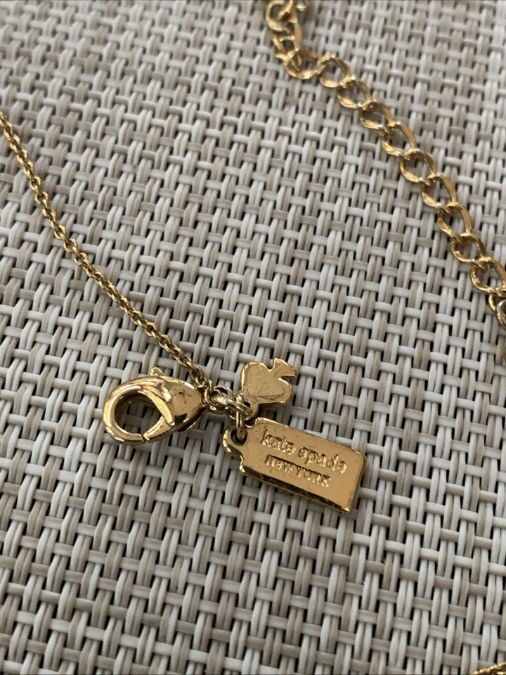 "Collar Kate Spade Nueva York imitación perla circonita cúbica halo tono dorado cadena colgante 14""-17""" Foto 3 de 4