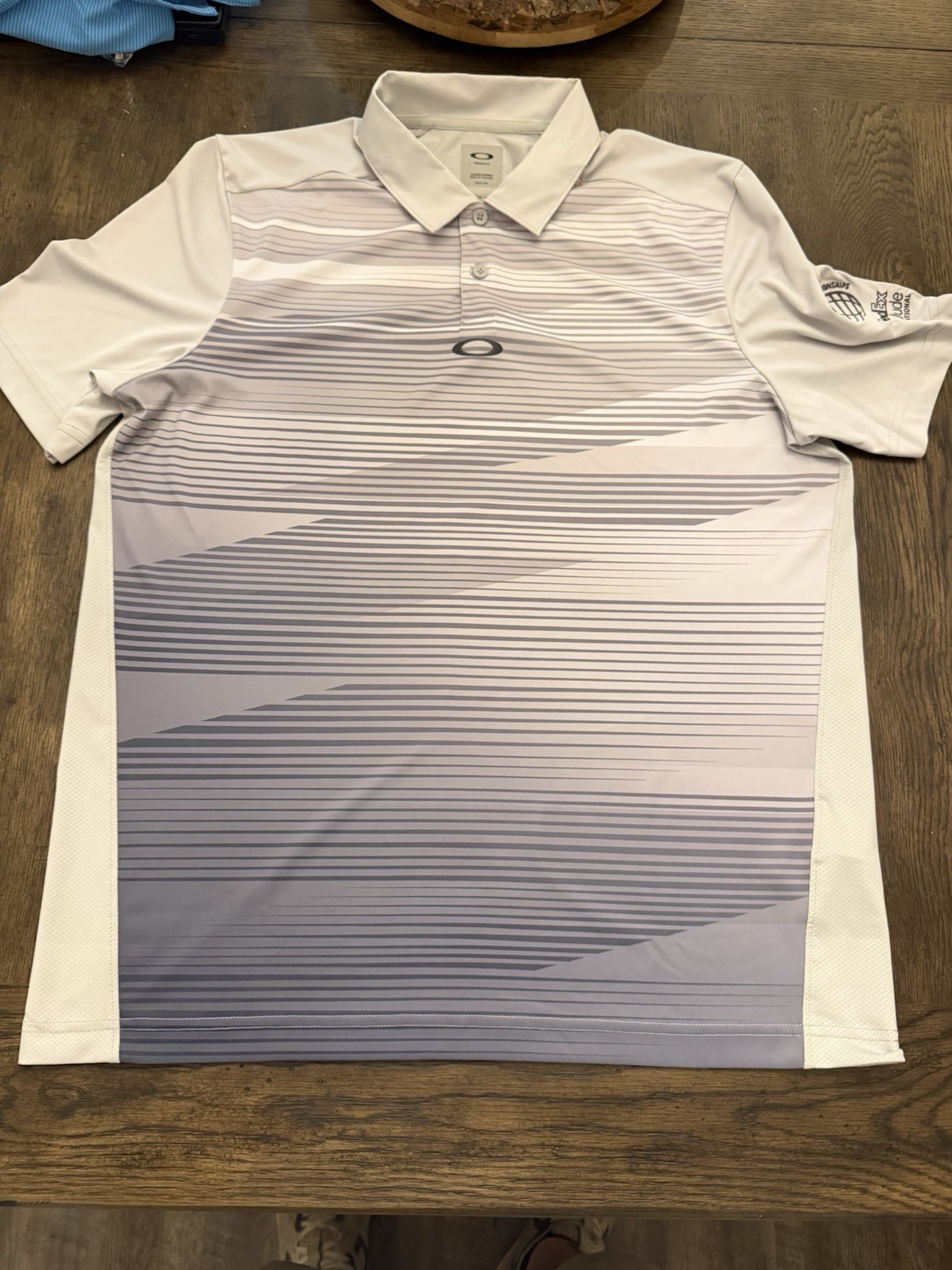 Oakley Men's Polo Golf Shirt M White Gray Striped FedEx St. Jude Invitational