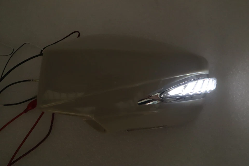 NUEVO Espejo Cubierta Luz Giratoria LED PARA~2013~14~15 16~2020 2021~Toyota 86 FRS BRZ Foto 3 de 4