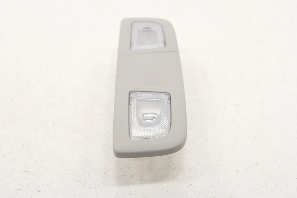 2018-2021 BUICK ENCLAVE REAR INTERIOR ROOF DOME LIGHT READING LAMP OEM 84247118 - Image 2 of 4