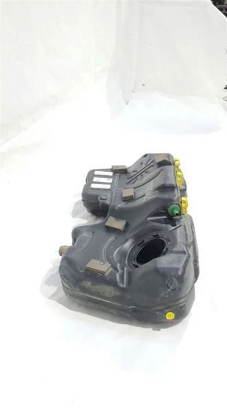 Tanque de combustível S 3.0L supercharged RWD OEM 2016 Jaguar XF - Imagem 4 de 4