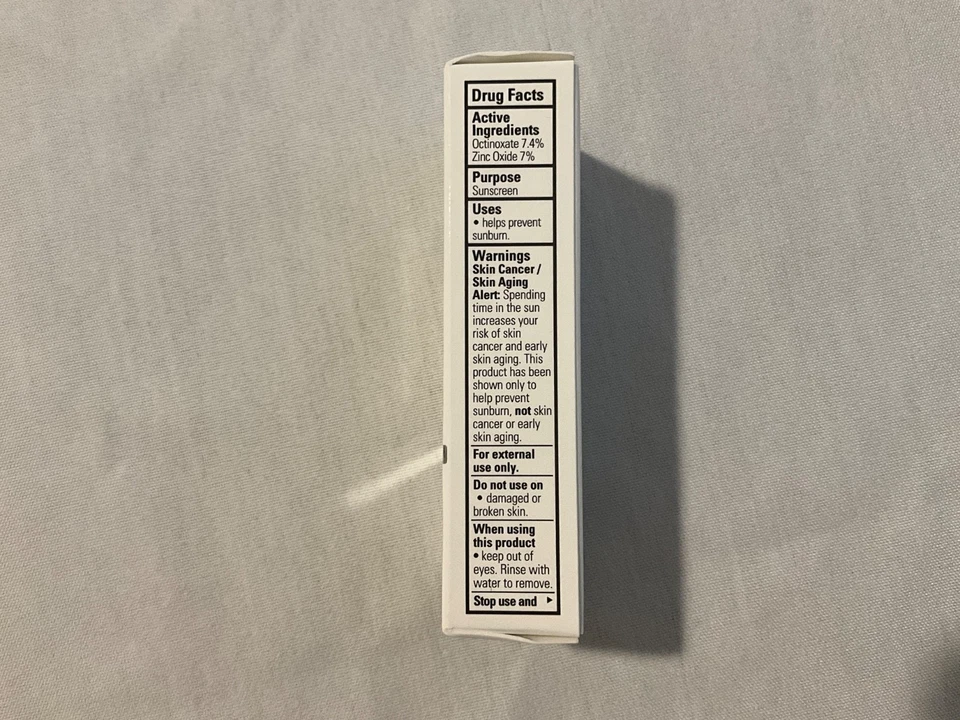 RODAN + FIELDS Plumping Lip Oil SPF 28 Sunscreen 0.17 fl oz CORAL EXP 01/2026 - Image 2 of 4