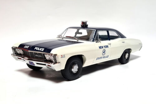 19054 1967 Chevrolet Biscayne Greenlight - New York State Authority White 1:18 - Picture 1 of 4