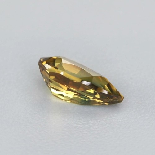 1.37 carats - Golden Yellow With Green Tint Natural Bi-Color Sapphire 25033722 - Picture 4 of 7