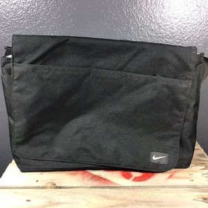 nike messenger bag mens