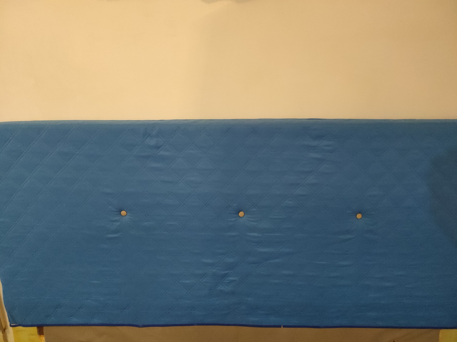 Testiera Letto Imbottita in Tessuto Blu Trapuntata Rettangolare Universale