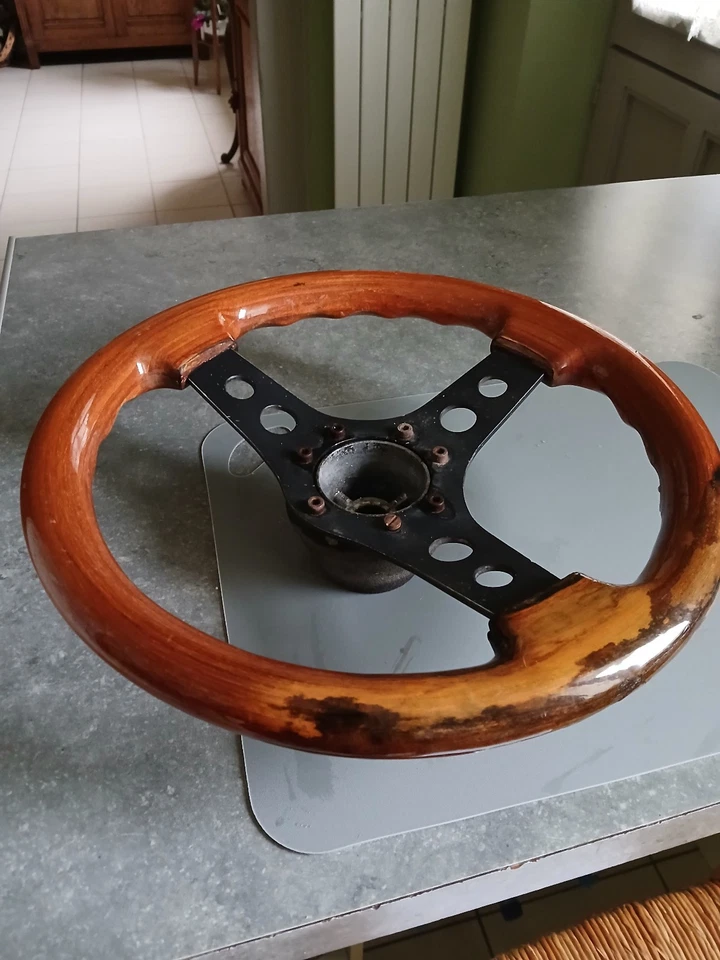 VOLANT EN BOIS VERNI MINI AUSTIN - Imagen 2 de 4