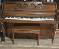 Rudolph Wurlitzer Spinet Upright Piano Walnut...