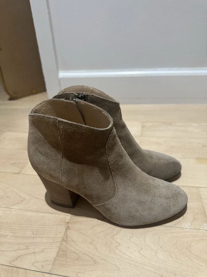 Botas de tornozelo Club Monaco bronzeadas tamanho 6 fabricadas na Itália - Imagem 4 de 4