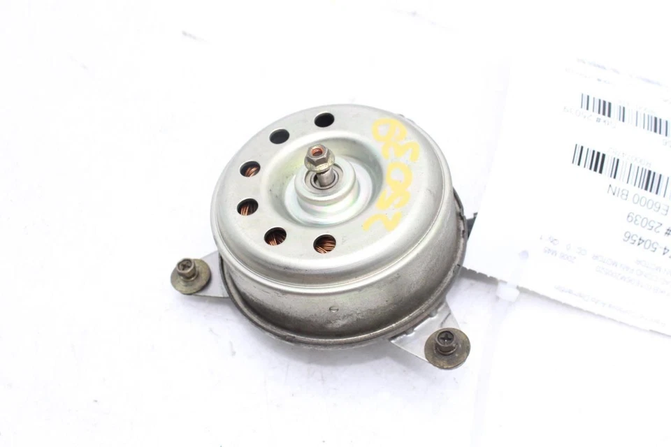 Двигатель вентилятора охлаждения радиатора подходит для 06–10 INFINITI M35 74782 - Изображение 4 из 4