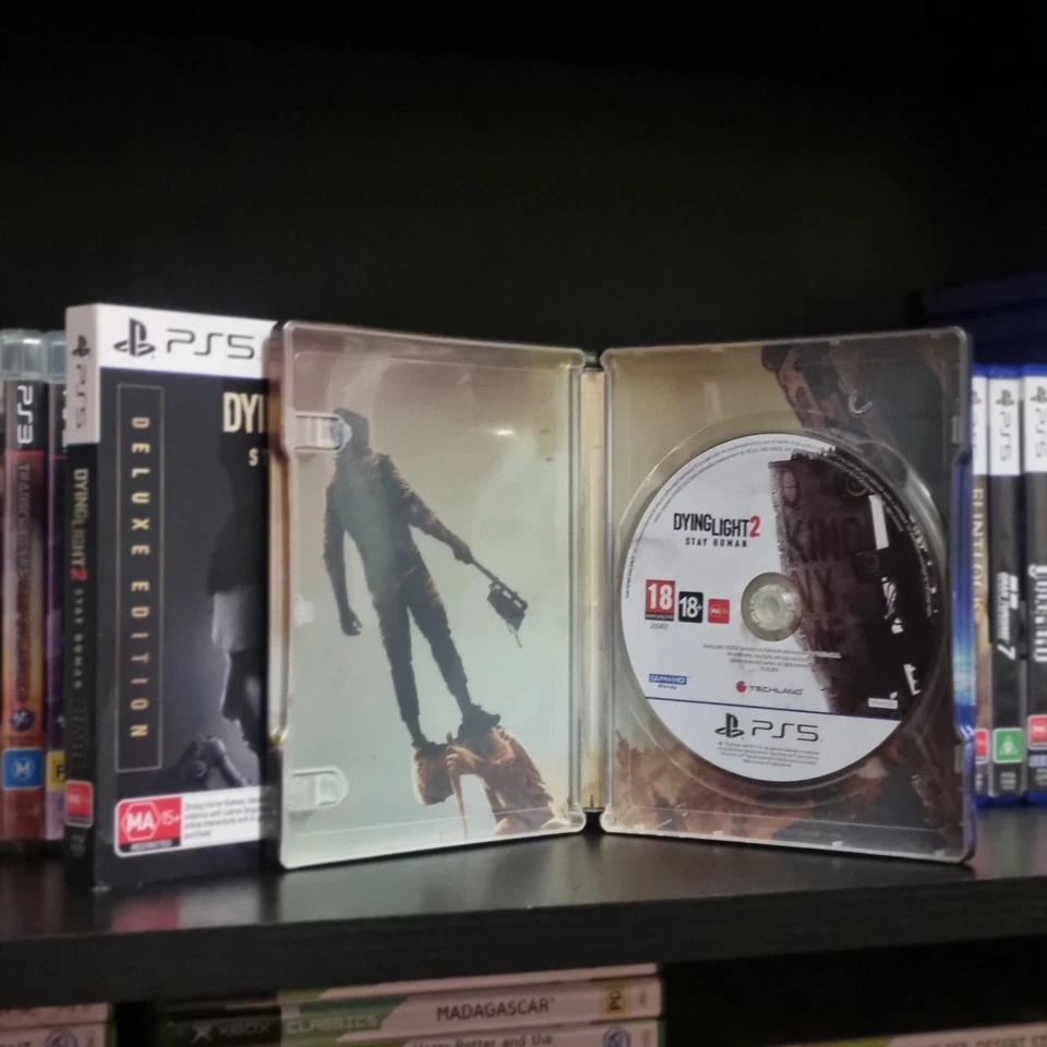 Dying Light 2: Stay Human **Deluxe Steelbook Edition** PS5 - Image 3 of 3