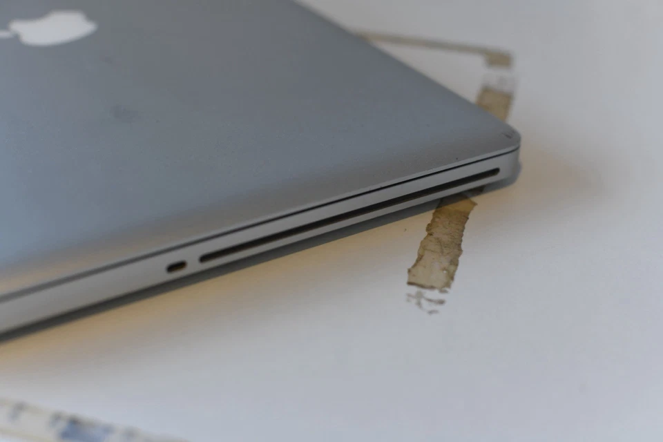 APPLE MACBOOK PRO 15" 2.4GHZ i7, 16GB RAM, 250GB SSD, A1398 - ANY OS - Image 4 of 4