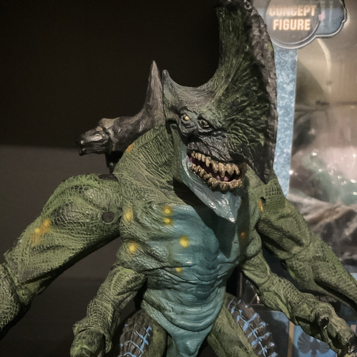 Pacific Rim Kaiju Axehead Concept Figure NECA With Box | eBay