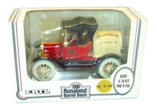 NIB ERTL ANHEUSER BUSCH INC 1918 FORD RUNABOUT BARREL DIECAST TRUCK BANK 1:25