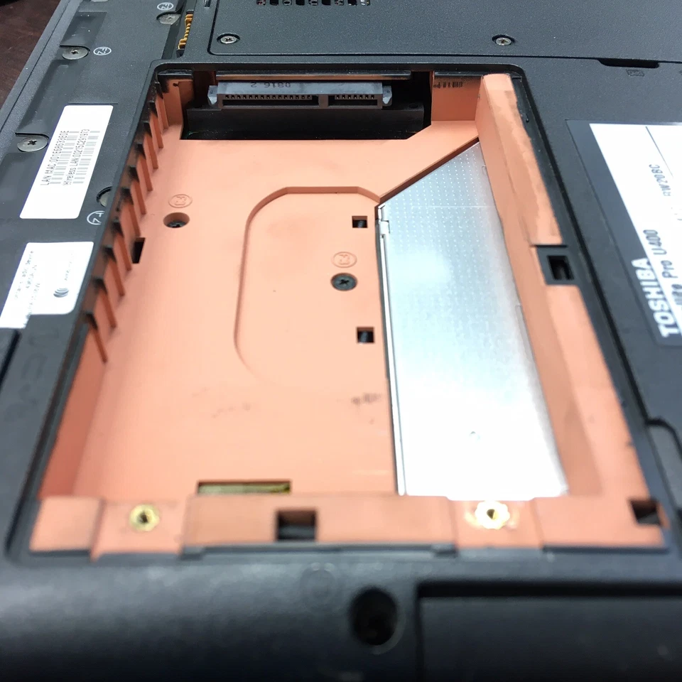 Toshiba Satellite Pro U400 13.3" Laptop Pentium Dual T2390 2GB No HDD/OS H2494 - Image 3 of 4