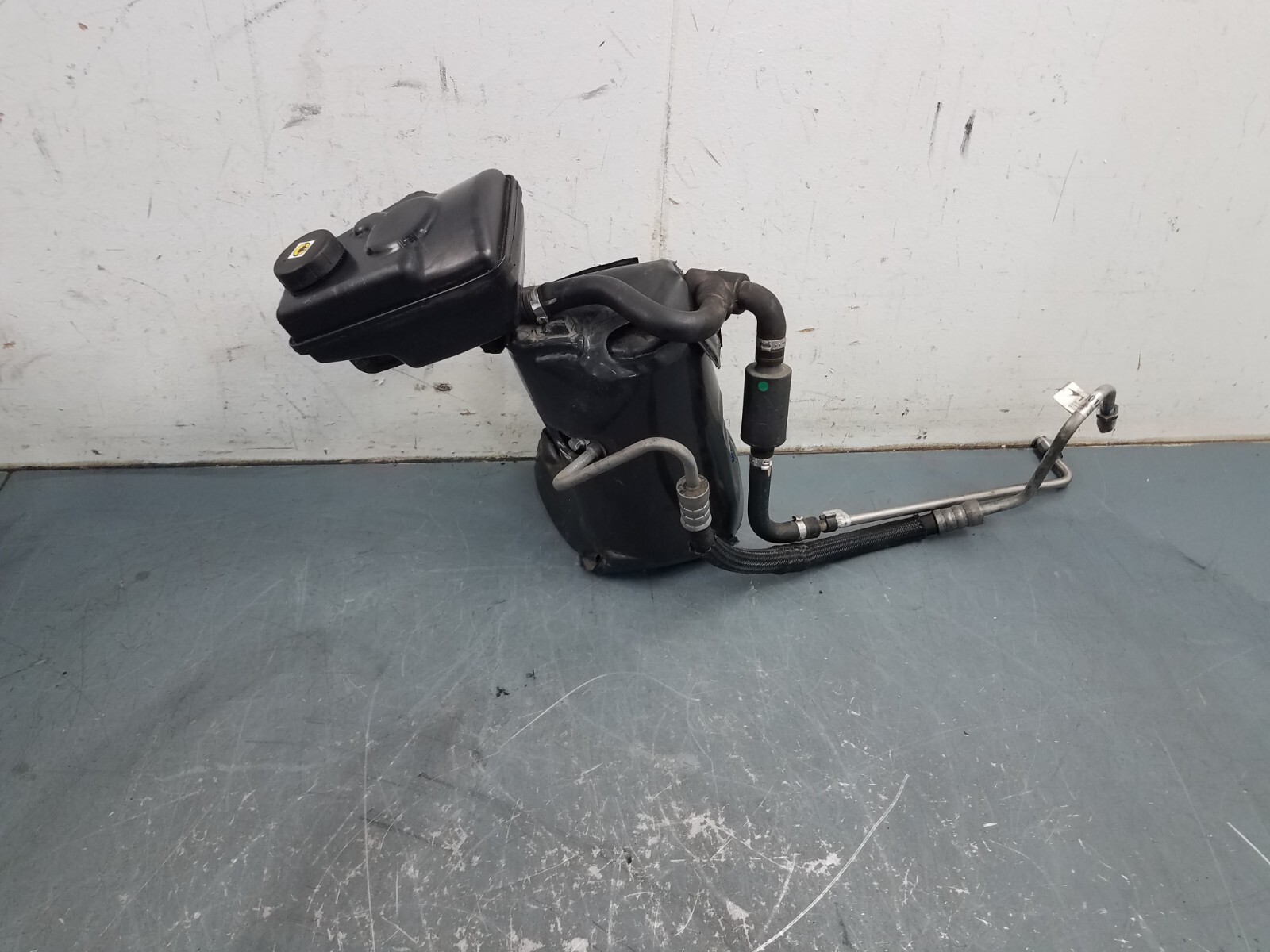 2015 16 17 McLaren 650S Spider Power Steering Pump / Reservoir #3936 H7