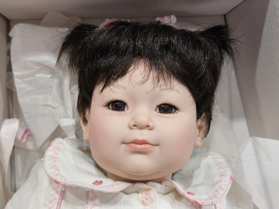 Muñeca Adora Name Your Own Baby 18" - Pelo Negro Ojos Marrones - Caja Original Foto 2 de 4