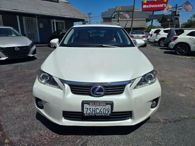 Lexus CT200h CT 200h Hatchback 4D 2013 - Imagem 2 de 4