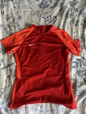 Nike Dri-FIT Men’s Red Breathable Athletic Fit Crew Neck T-Shirt S