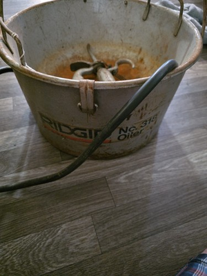 #ad Ridgid Oiler No 318 Bucket with Hand Pump Gun for Pipe Threader 300 535 700 $85.00