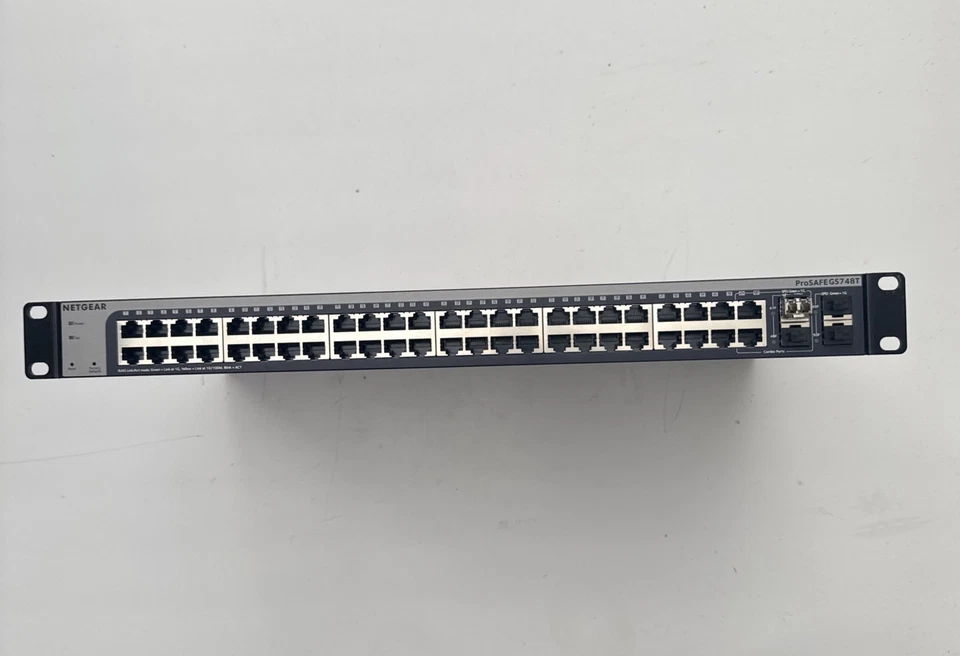 NETGEAR GS748T V4 48 Port Gigabit Smart Managed Switch 4 SFP Uplinks 1 Gbit/s - Bild 1 von 1