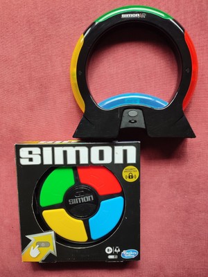 Hasbro Simon elektronisches Spiel