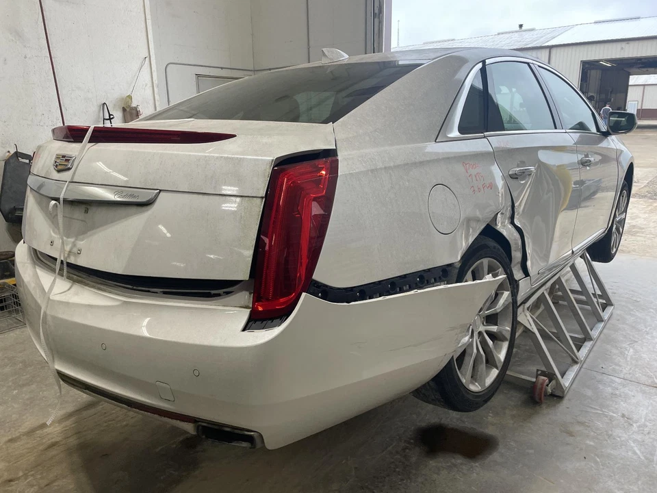 Compresor de aire acondicionado usado se adapta a: Cadillac Xts 2017 con refrigerante opcional grado KRV Foto 4 de 4