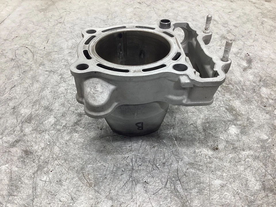 Suzuki RMZ250 2008 motor cilindro diámetro jarra Foto 3 de 4