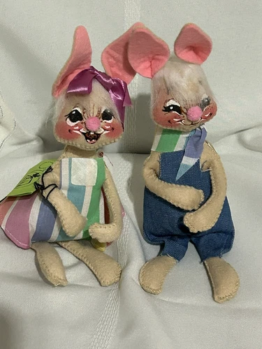 Vintage Annalee 1971 Bunny Rabbit Couple 6”
