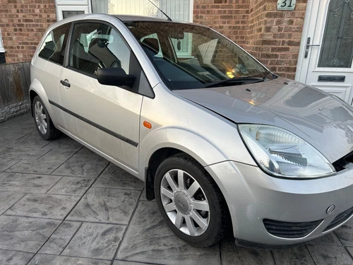 Ford Fiesta 2005 Spares or repair - Picture 3 of 7