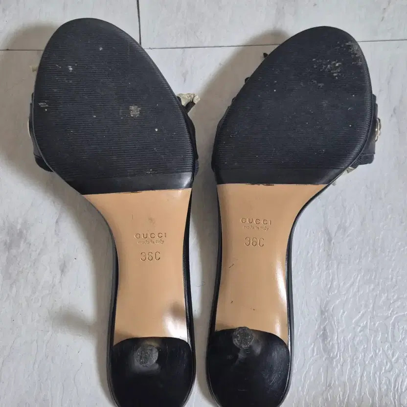 Gucci Women's Slippers Sandals Size 36 thumbnail 6