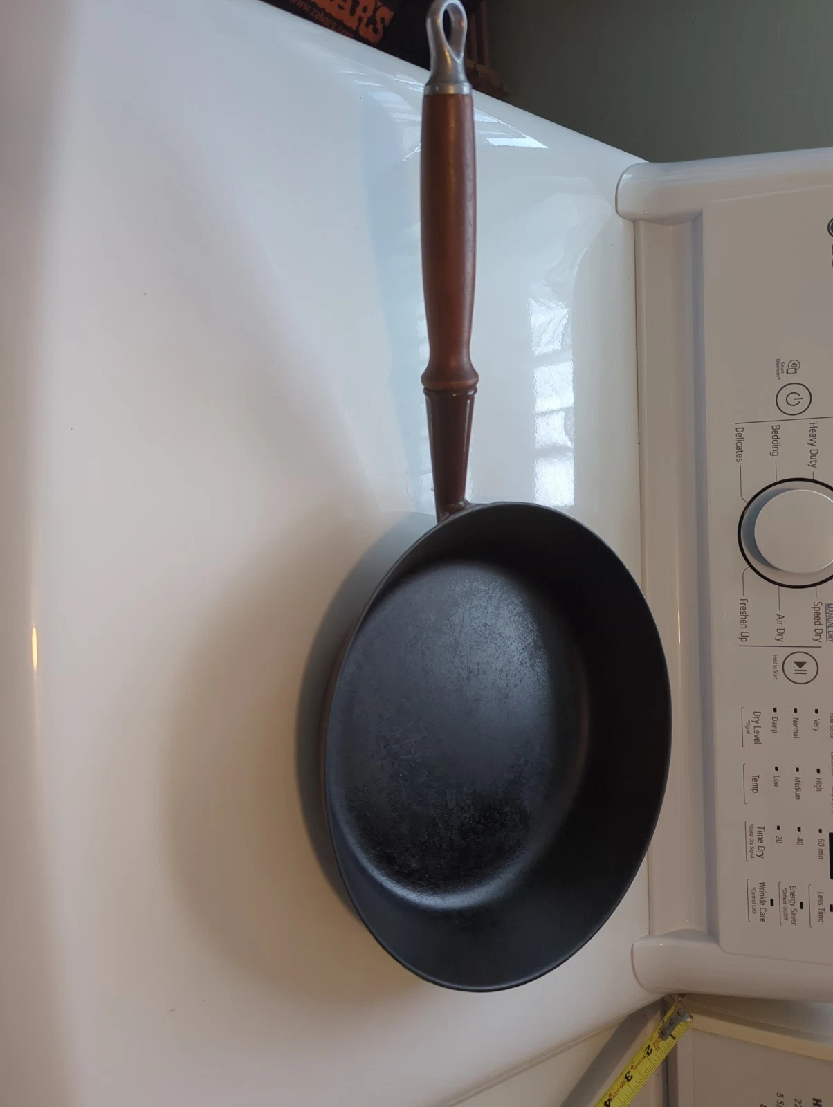 Vintage LE CREUSET 28 Enamel Cast Iron Skillet Fry Pan Brown Wood Handle 11"