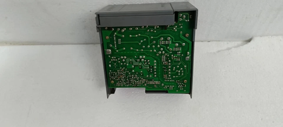 ALLEN-BRADLEY SLC 500 FUENTE DE ALIMENTACIÓN 1746-P2 SER C - Imagen 2 de 4