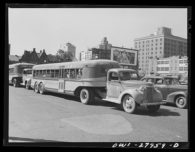 Photo:Houston Texas 1943 Brown shipyard workers buses street scene