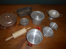 Konvolut altes Puppengeschirr Töpfe + Siebe aus Alu und Messing