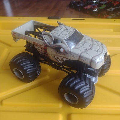 MEGA-BITE Hot Wheels Monster Jam Diecast. 1:24
