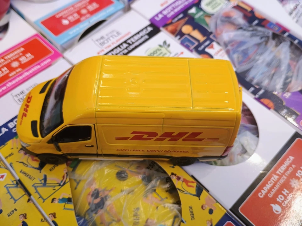 MODELLINO FURGONE MERCEDES SPRINTER CORRIERE DHL - Immagine 2 di 4