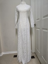 Lace Vietnamese Traditional Dress Ao Dai Size M.