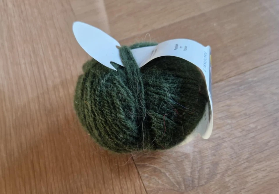 1 pelote de laine 30% angora et 70% Mérinos - 30 g environ - Vert forestier - Photo 1/4
