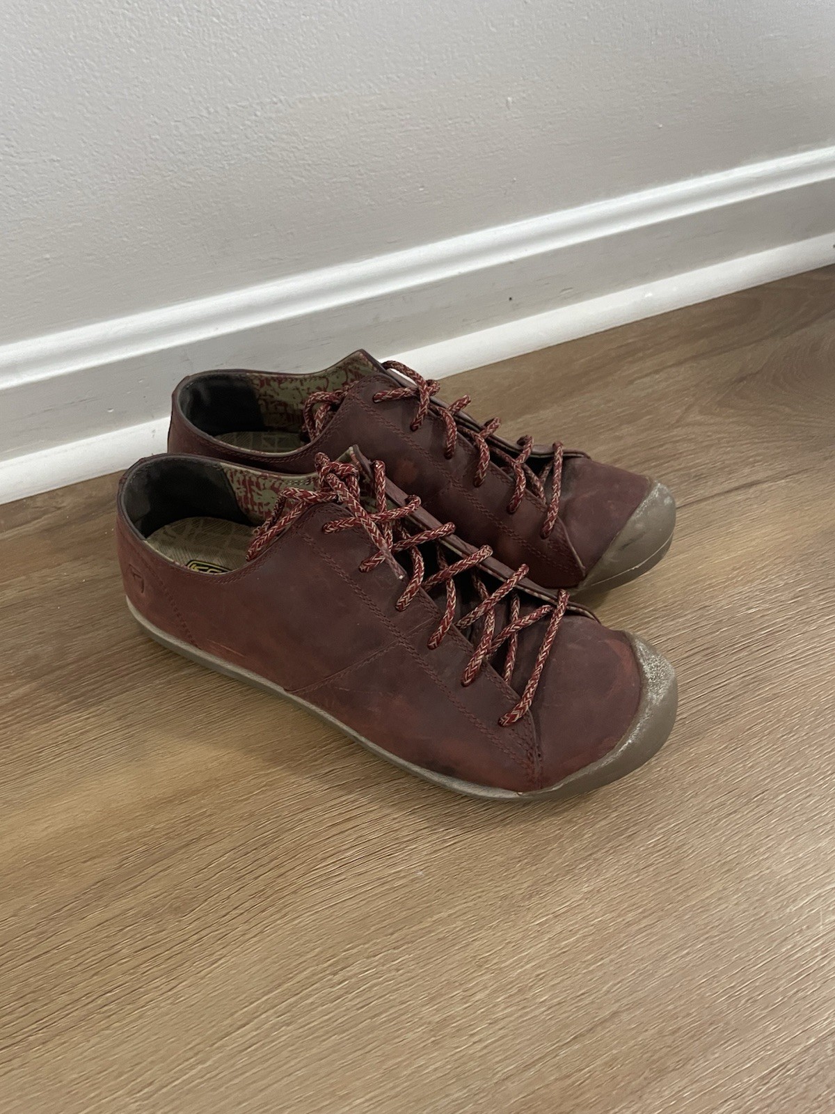 Scarpe da trekking Keen sneakers da donna US 10 5 in pelle marrone con lacci