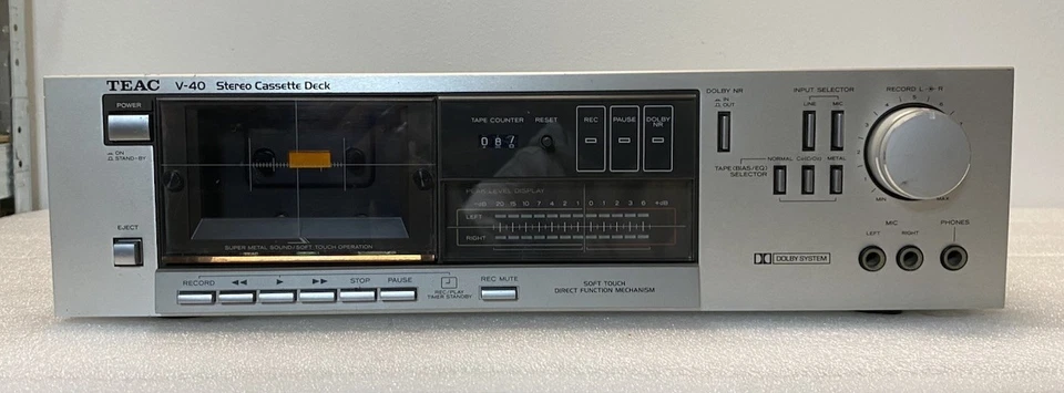 TEAC V40 Stereo Cassette Deck Funzionante - Immagine 2 di 4