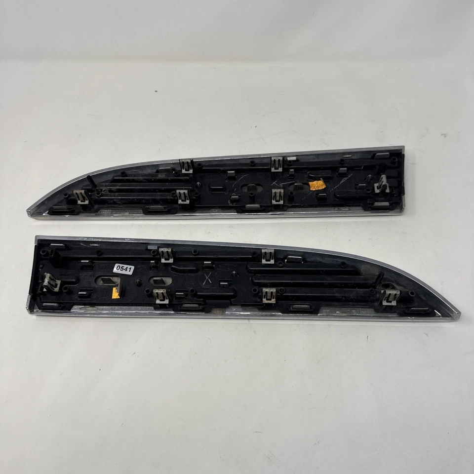 Ford F250 F-250 Super Duty XLT 2011-2016 emblema insignia guardabarros derecho y derecho OEM Foto 2 de 4