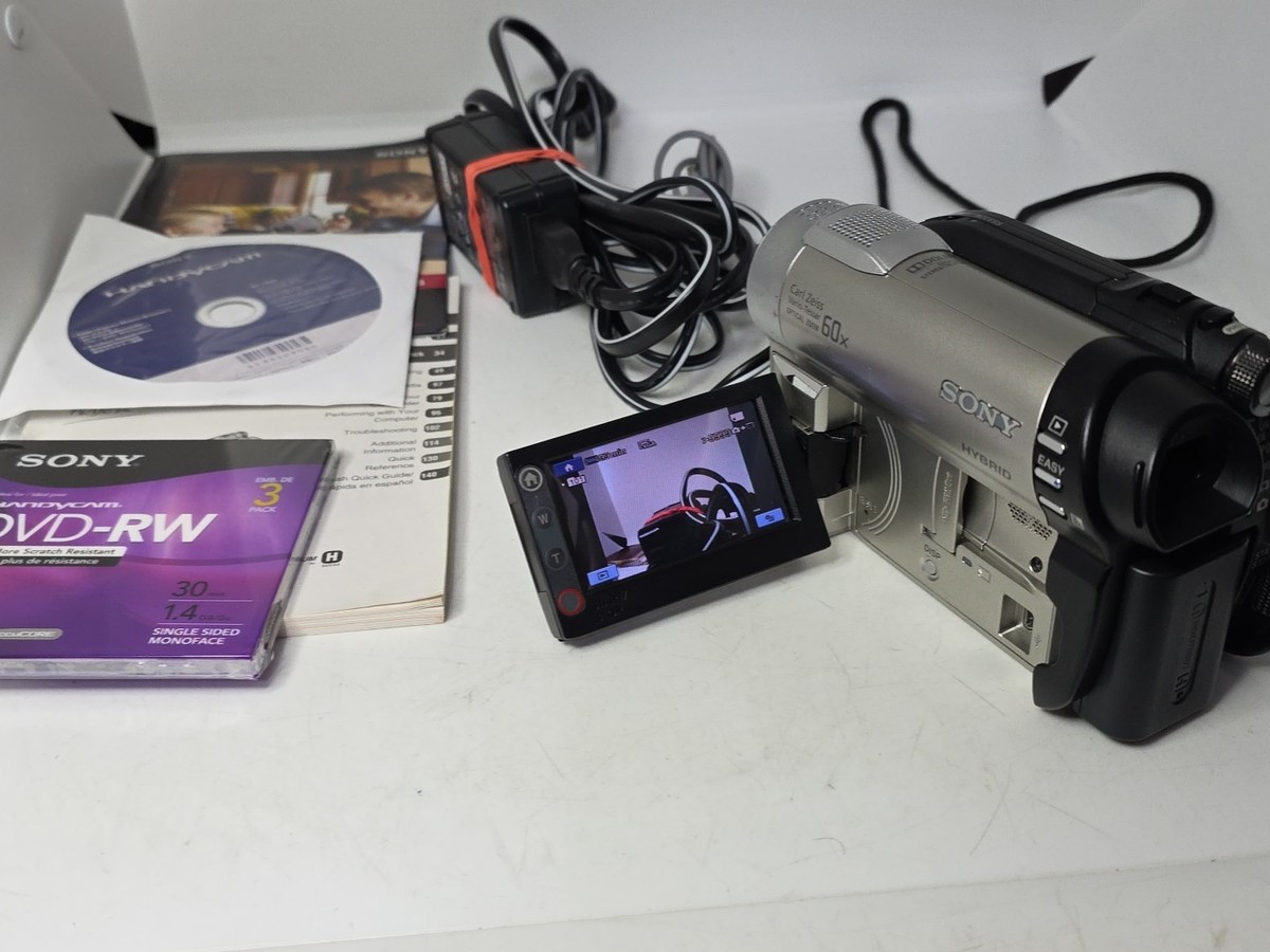 SONY　HANDYCAM 60X 本体 付属品1式 Sony Hybrid 60x Zeiss Optical Zoom Handycam DCR-650 With dvd-rw