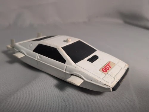 JAMES BOND 007 LOTUS ESPRIT - VINTAGE CORGI JUNIORS DIE-CAST 1979