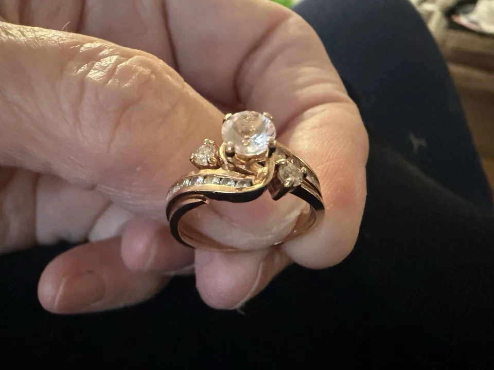 Hermoso conjunto de boda de morganita y diamantes. Oro rosa de 14 quilates, talla 5,75 EE. UU. Foto 3 de 4