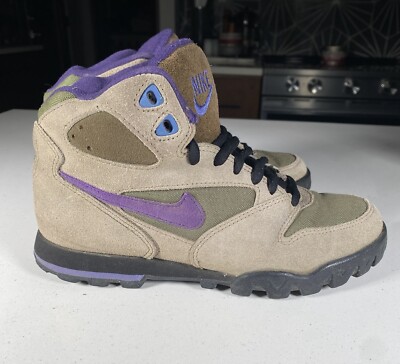 Nike Air Caldera ACG Womens Size 7 Beige Hiking Shoes Sneakers Boots 931202-IB