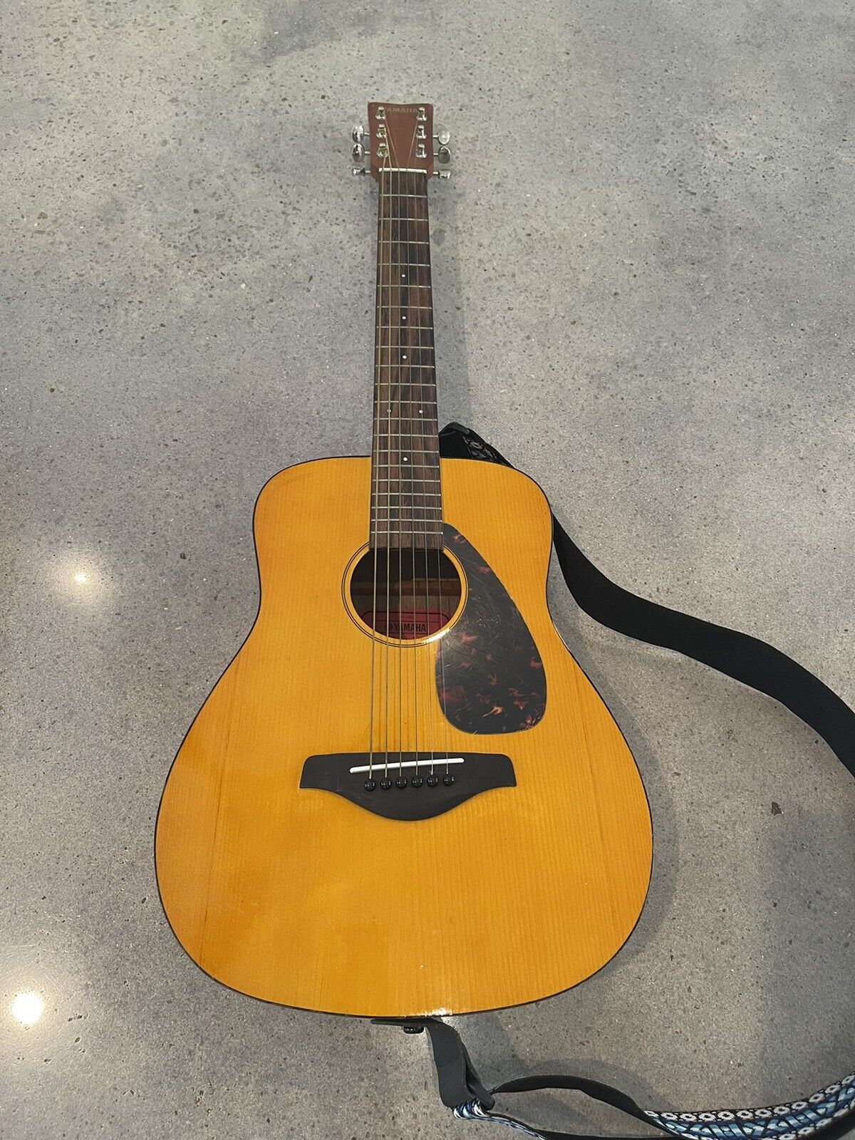 YAMAHA JR-1 FG Junior Red Label Acoustic Guitar With Strap