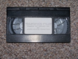 ORIGINAL APPLE COMPUTER   APPLE HAPPINESS / THE APPLE ZONE  VHS TAPE