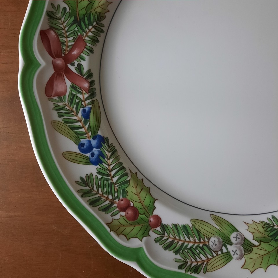 Villeroy & Boch French Garden NOEL Dinner Plate Wreath