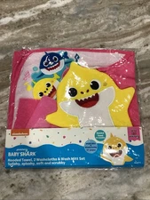 PINKFONG NICKELODEON BABY SHARK HOODED TOWEL 2 WASHCLOTHS & WASH MITT SET NEW